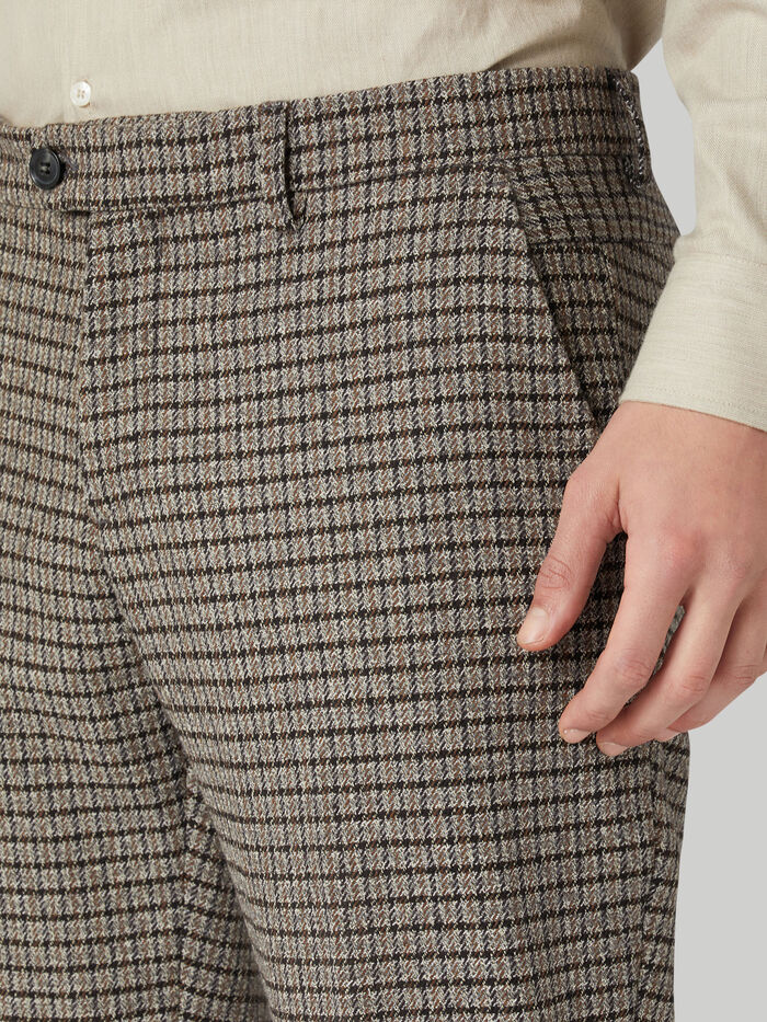 Chequered-Stamford-fit-trousers-in-cotton-and-wool_TRUSSARDI-JEANS_50_04_8051932885175_D